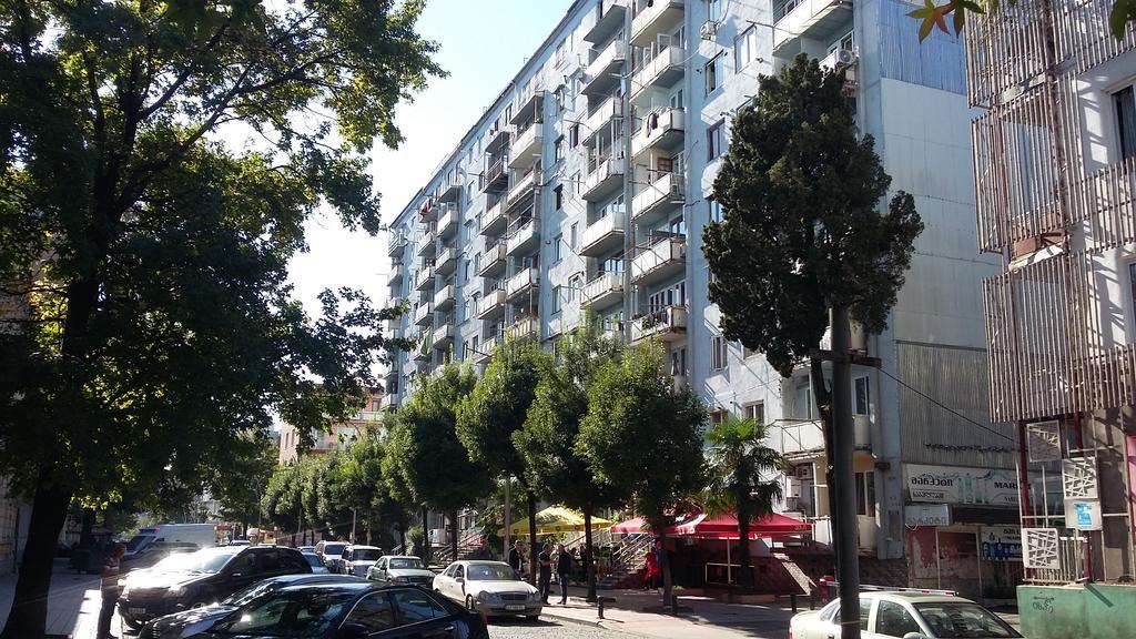Nellie'S Apartment Batumi Exterior foto